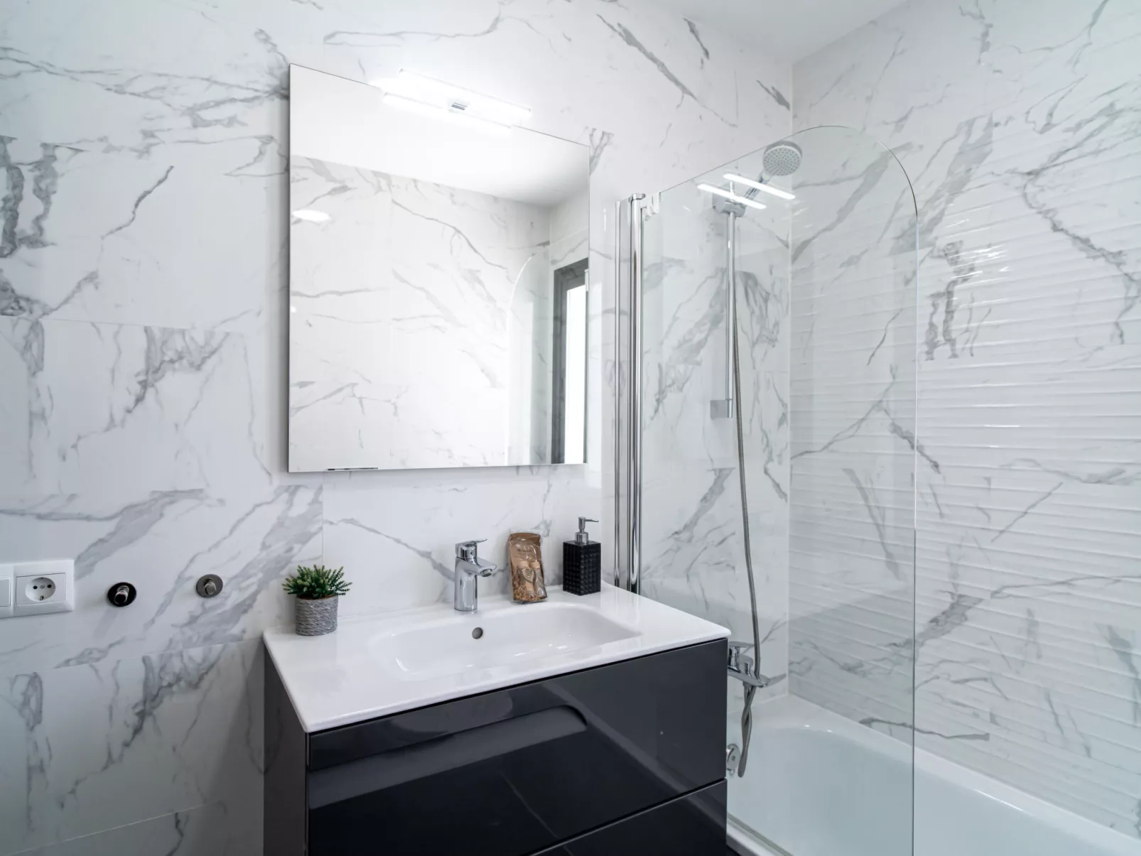 Villa Romeral Premium by Casasol - Inside