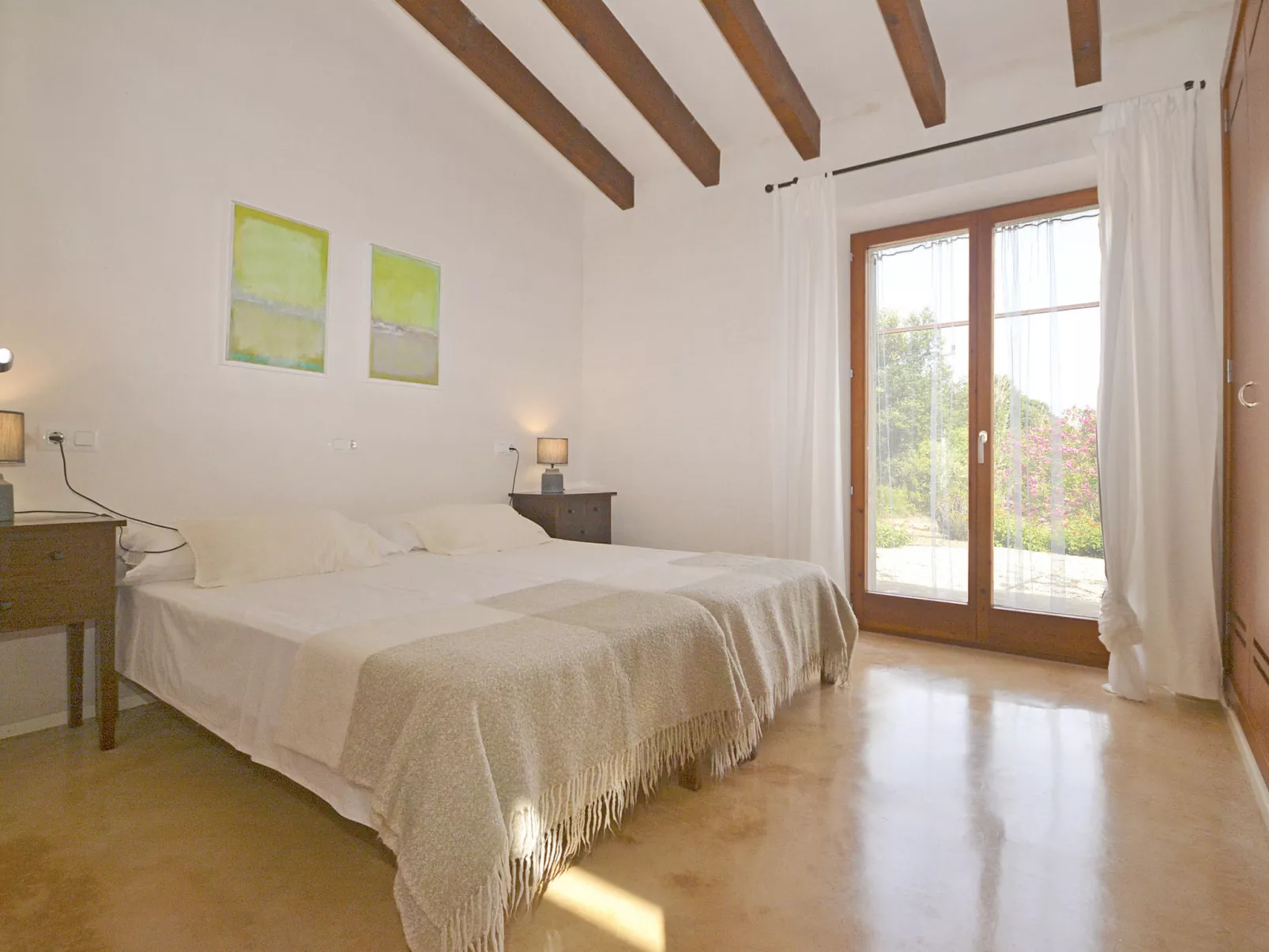 Es Romagueral - Inside