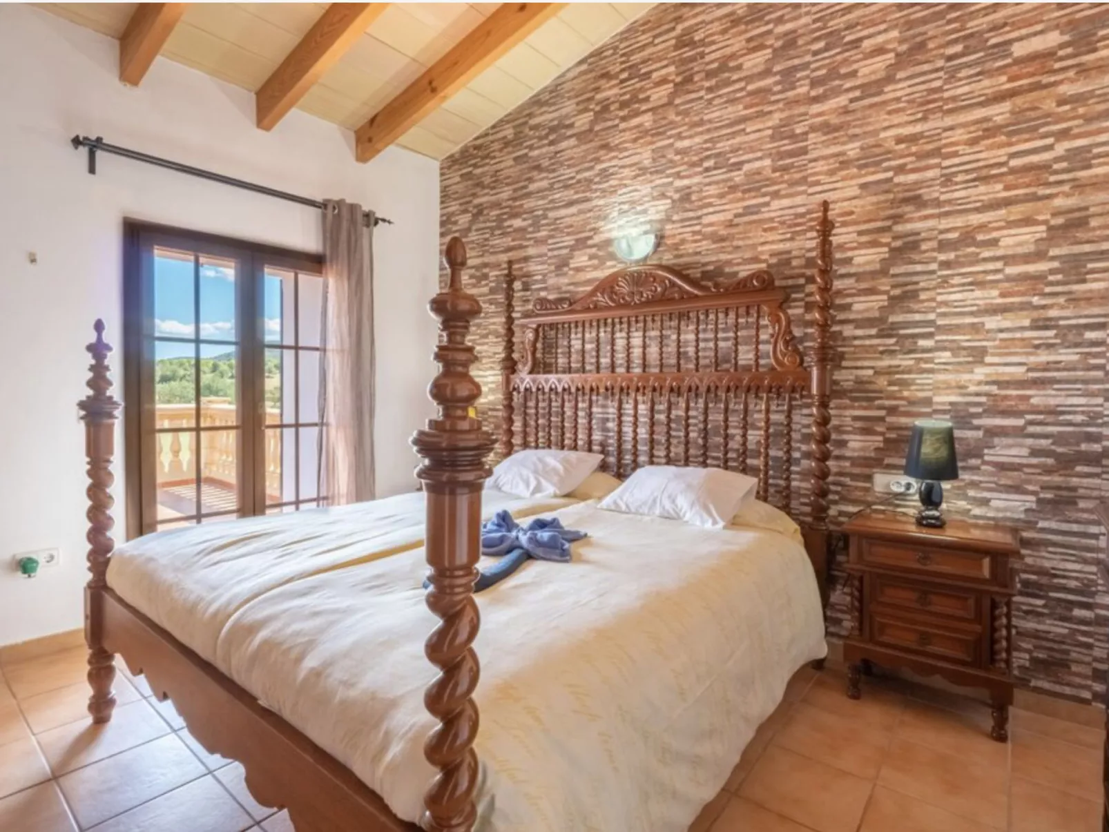 VILLA LORENZO MANACOR by PriorityVillas - Dedans