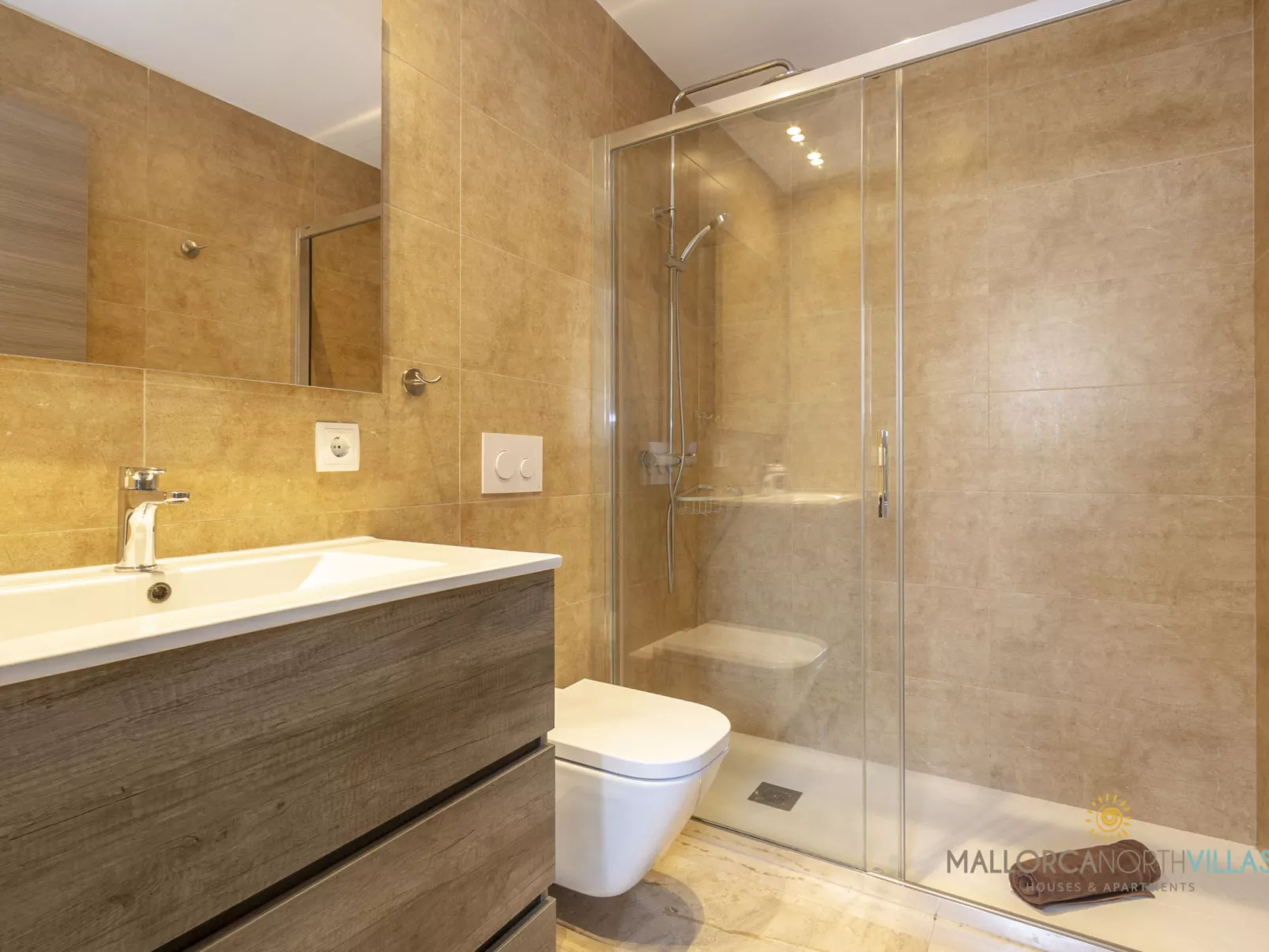 Villa Iola: Moderna Casa en Platja de Muro - Inside