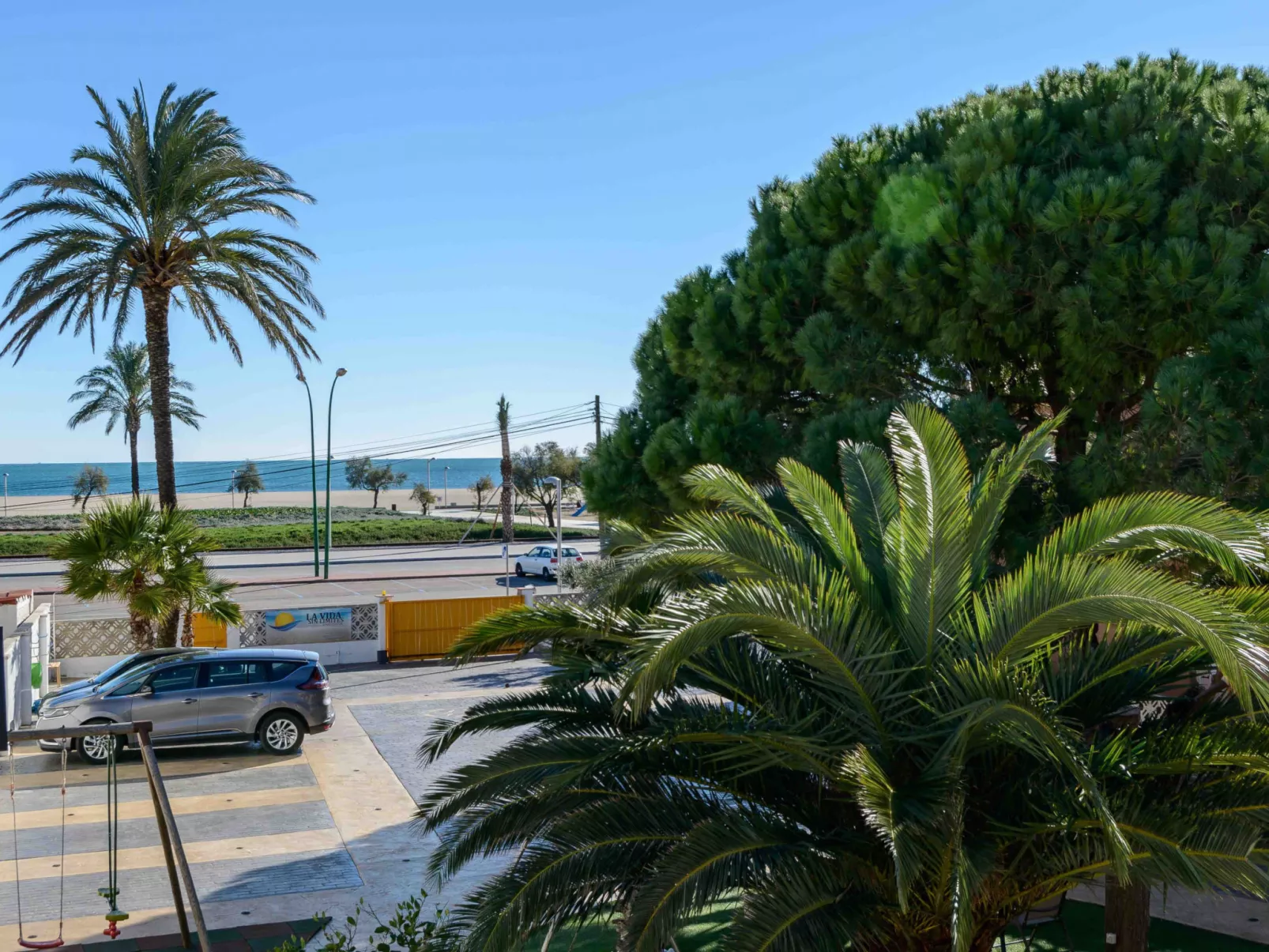 La Vida Sin Limites E EMP - Outside