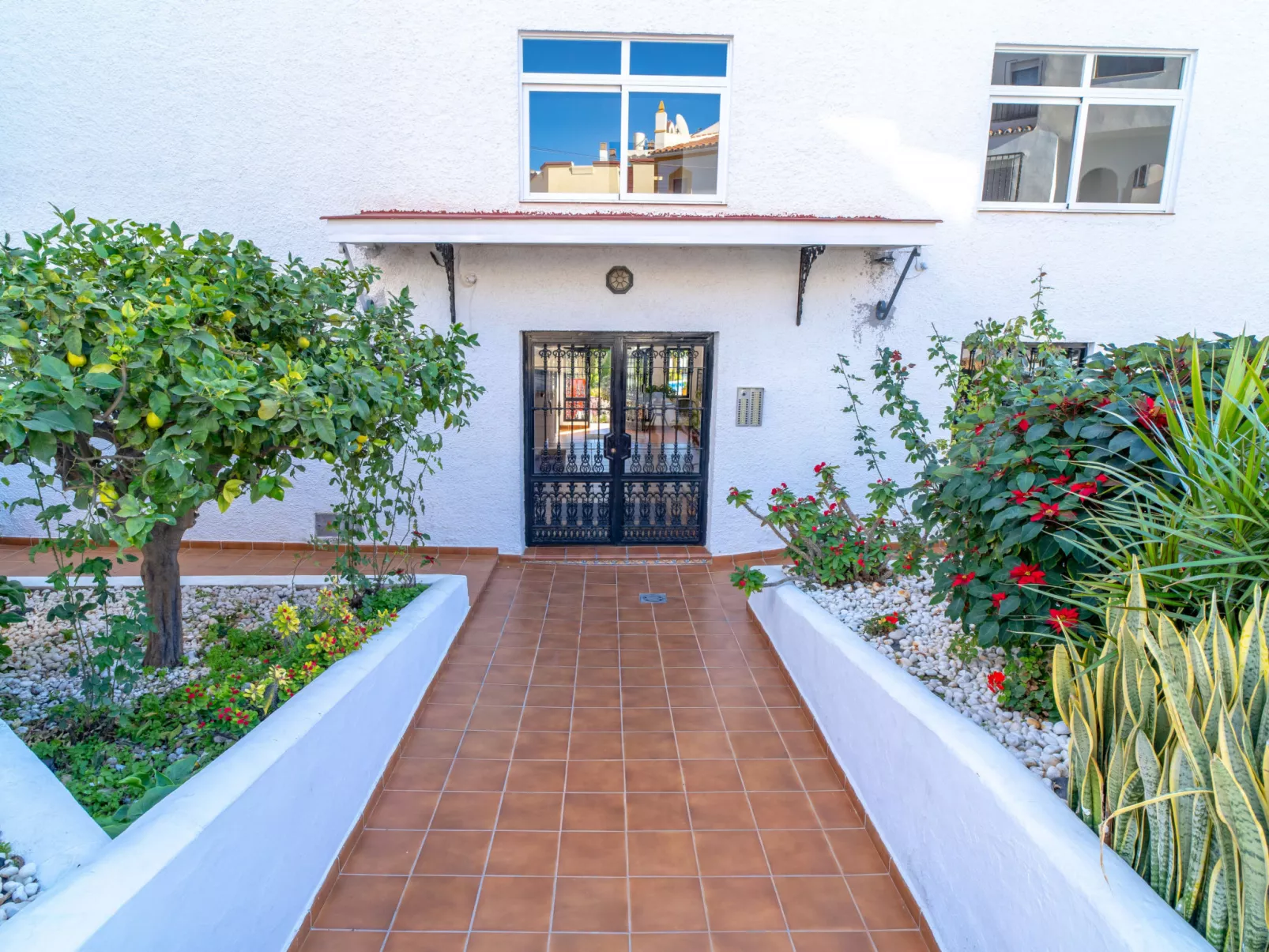 Carabeo 26 Boutique Studio by Casasol - Outside