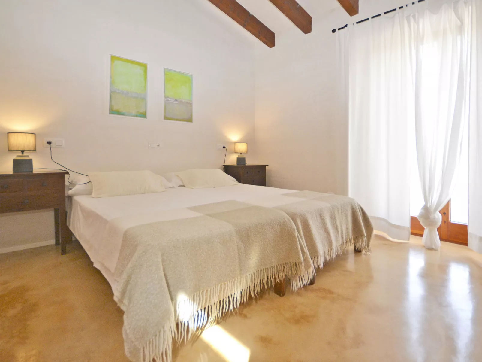 Es Romagueral - Inside