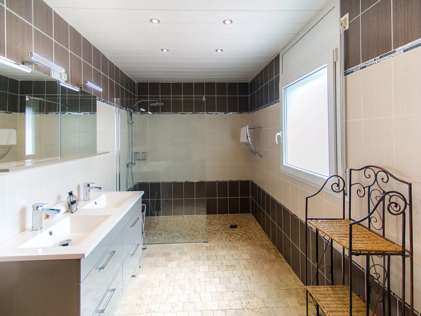 WELCS CASA 111 EMP con piscina - Inside