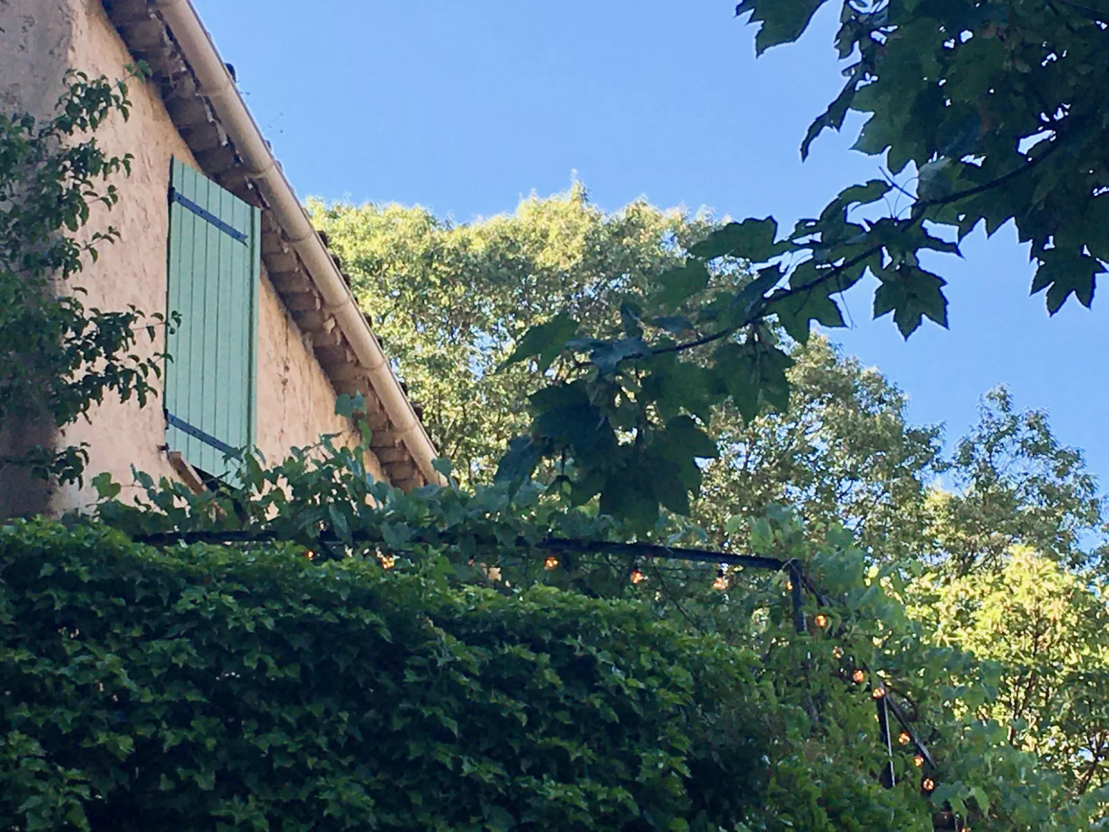 MAISON PERCHEE - Draußen