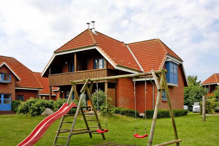 2-Raum-App / 48 qm / 18 DG rechts Kajüte 4 / 2 Pers-Exterior summer