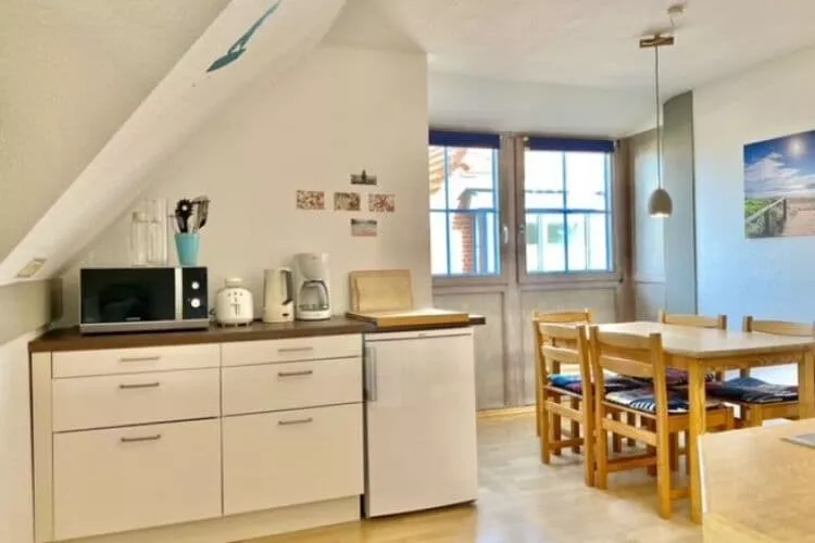 2-Raum-App / 48 qm / 18 DG rechts Kajüte 4 / 3 Pers-Kitchen