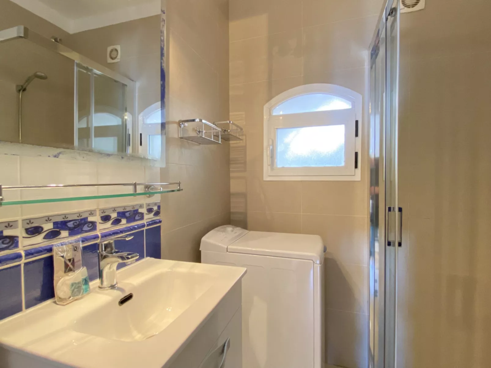 Capuchinos 42 San Juan Capistrano by Casasol - Drinnen