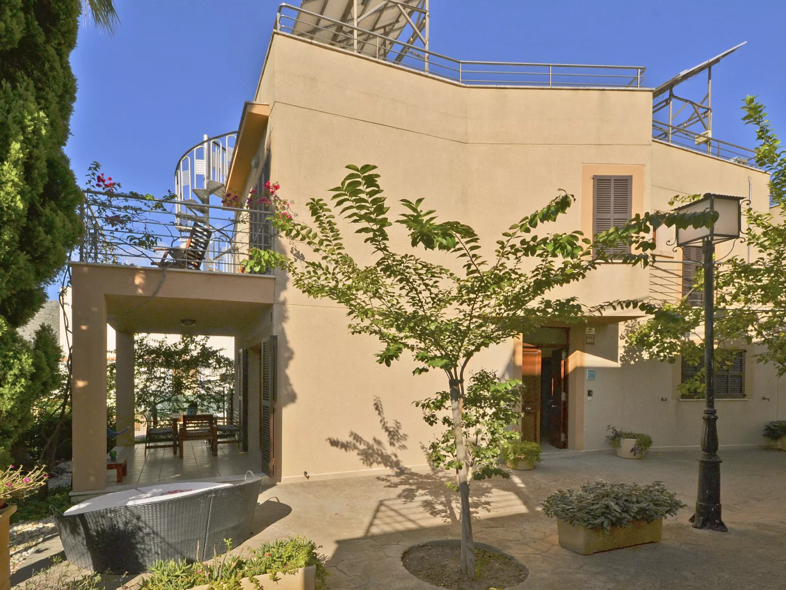 Amparo Luca - Draußen