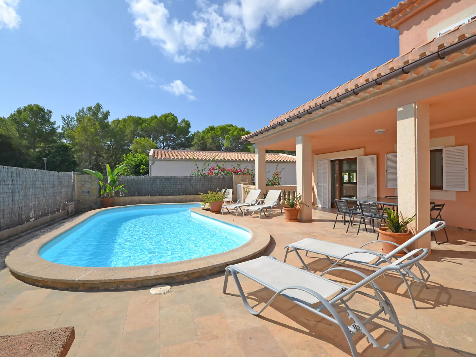 Esperanza - Draußen