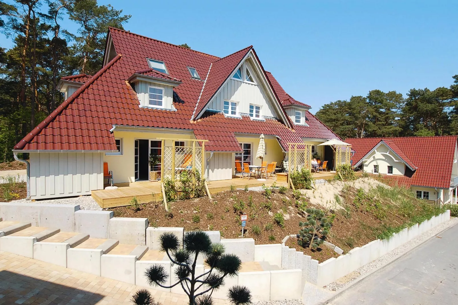 Dünenwaldhaus Rechts-Exterior summer