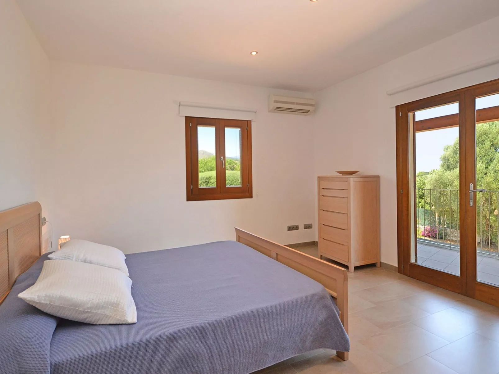 Santa Maria - Drinnen