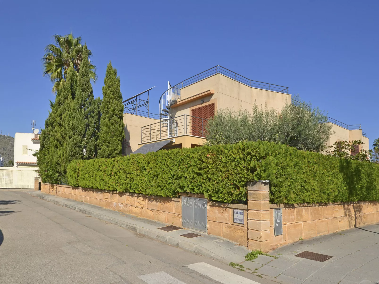 Amparo Luca - Draußen