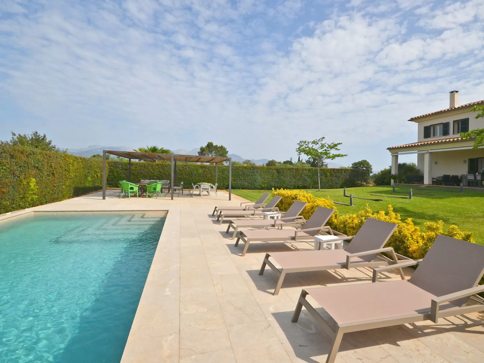 Ses Nines - Draußen