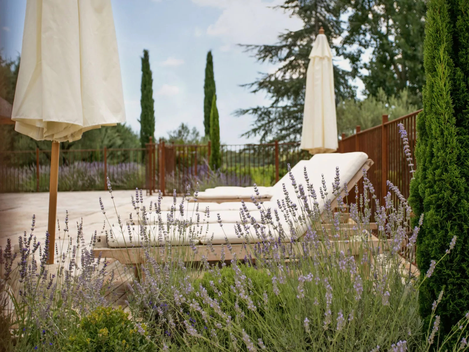 LI SIAN BEN - Outside