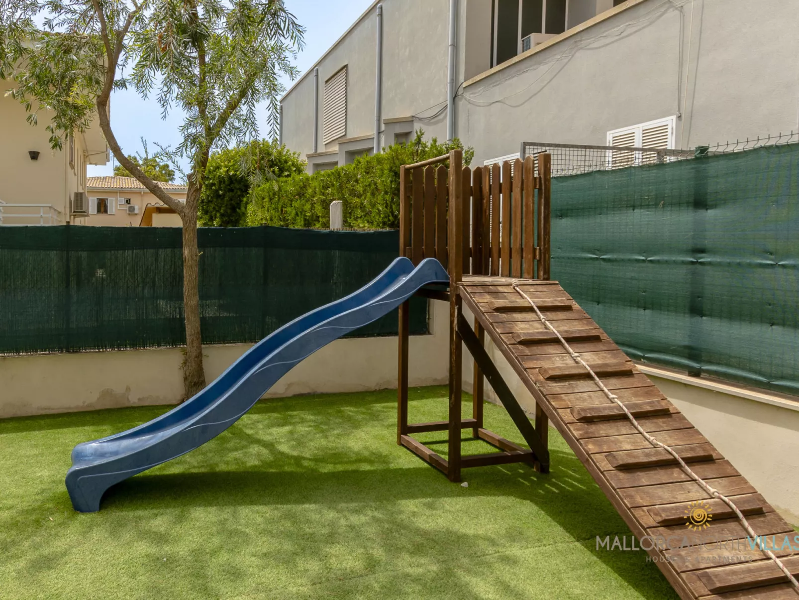 Villa Iola: Moderna Casa en Platja de Muro - Draußen