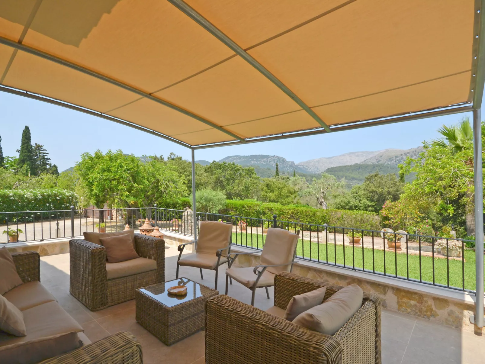 Ca na rossa - Dedans