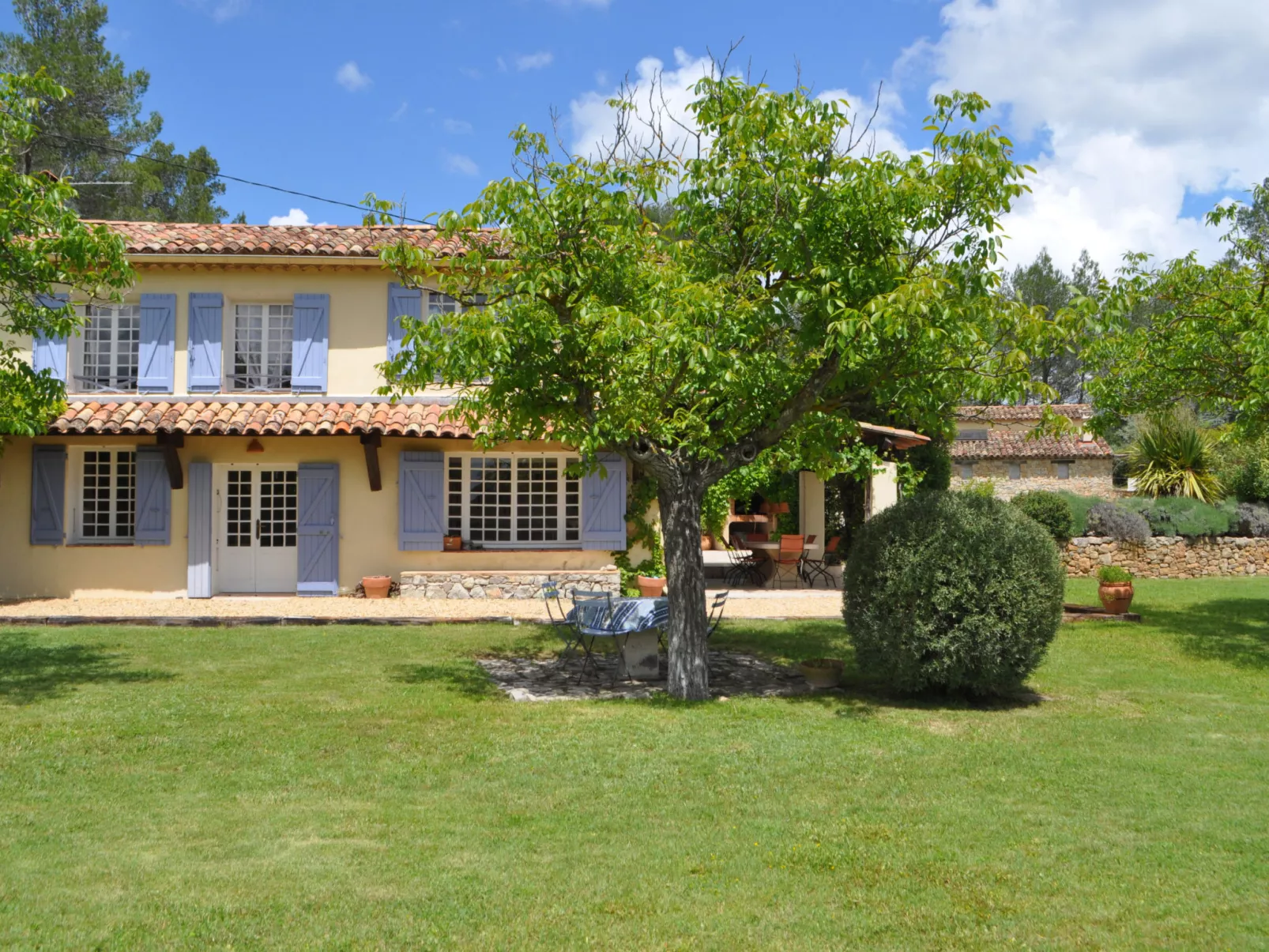 LES 2 PALMIERS - Draußen