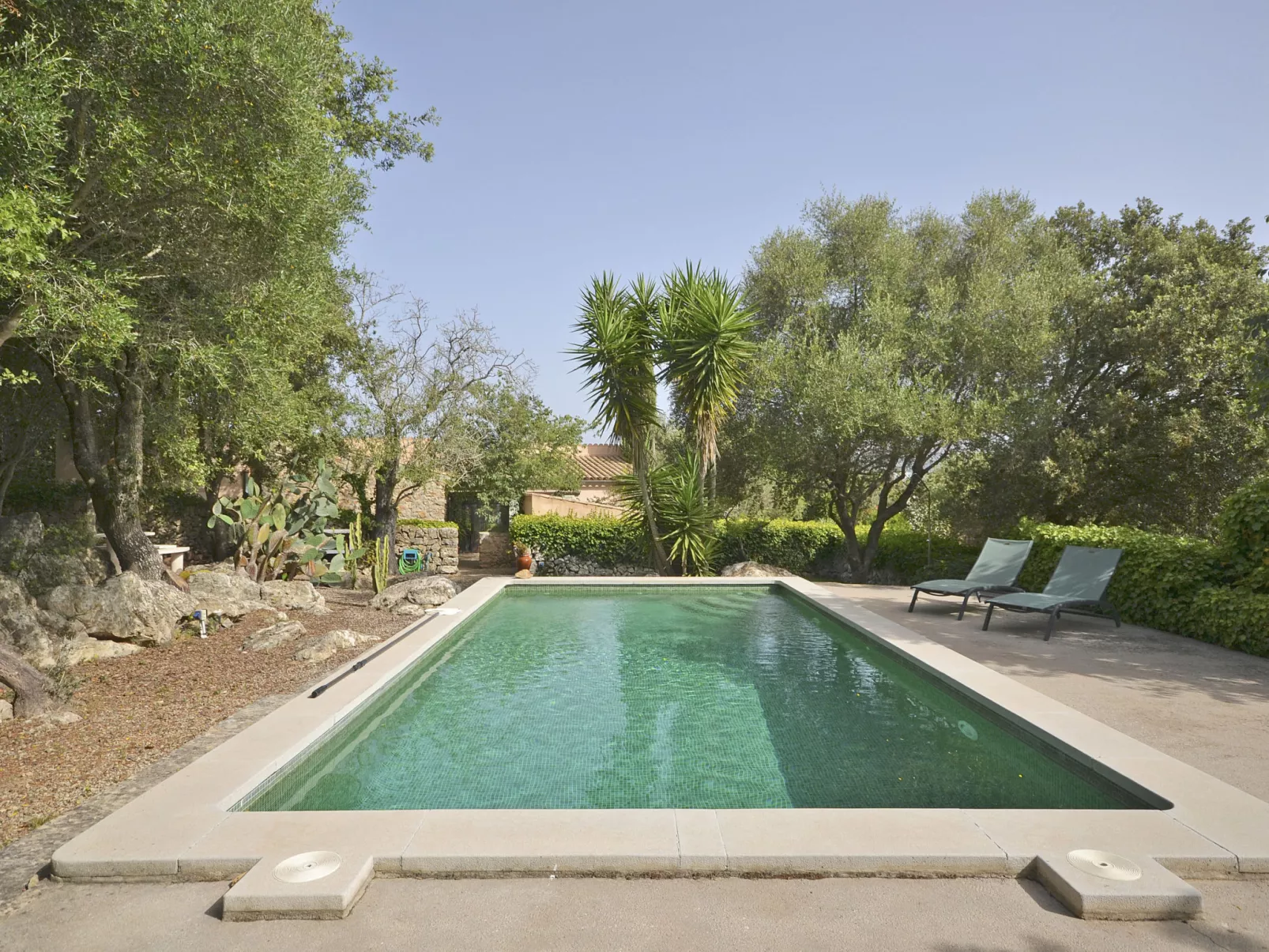 Es Romagueral - Outside