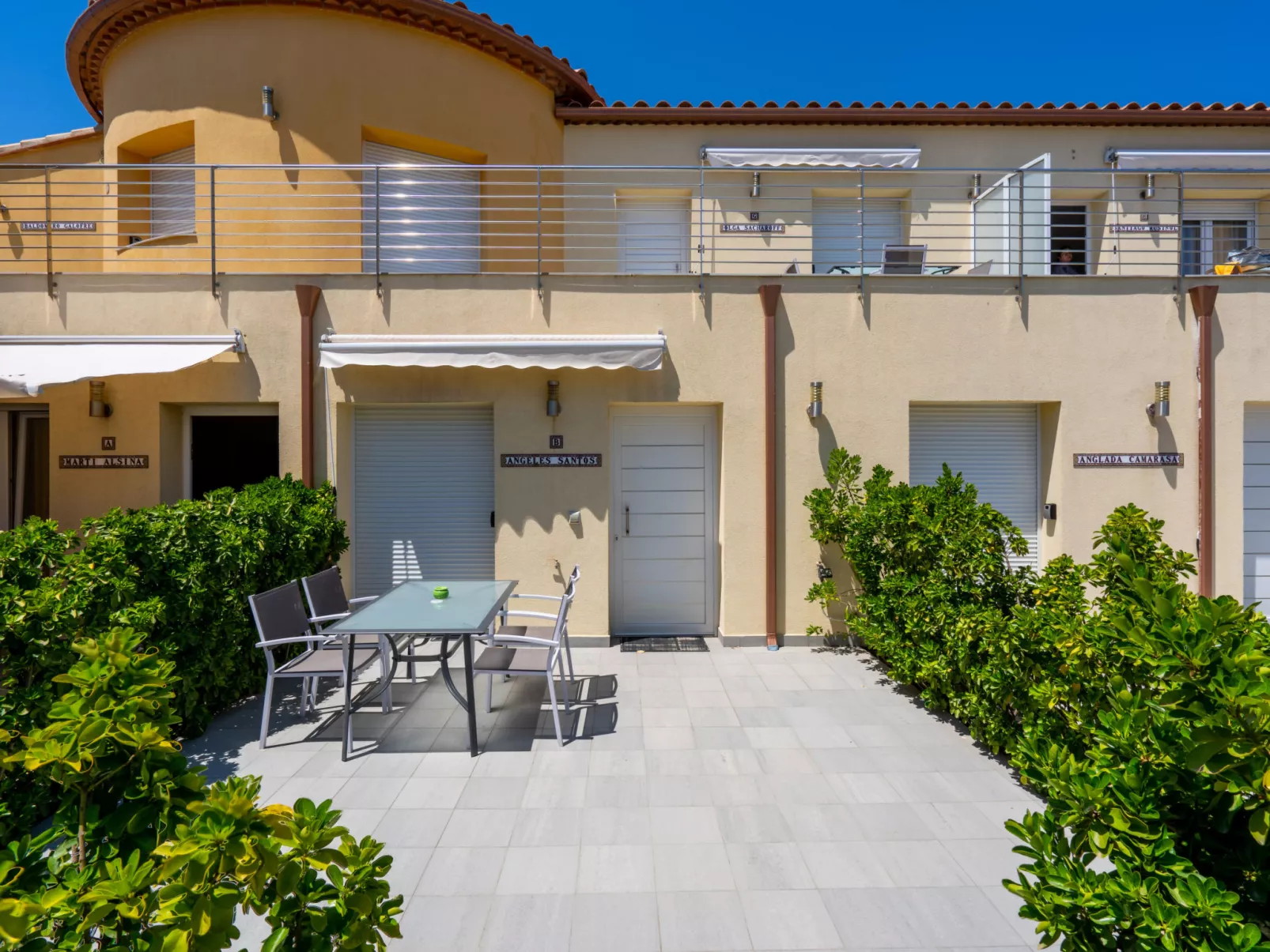 La Vida Sin Limites I EMP - Outside