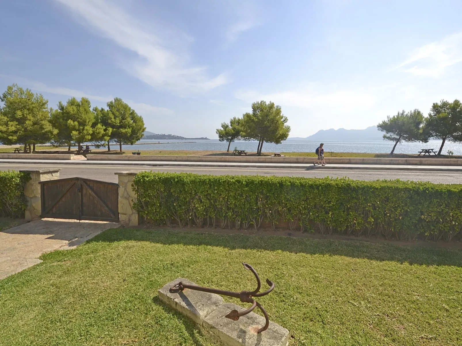 Llenaire - Xata - Outside