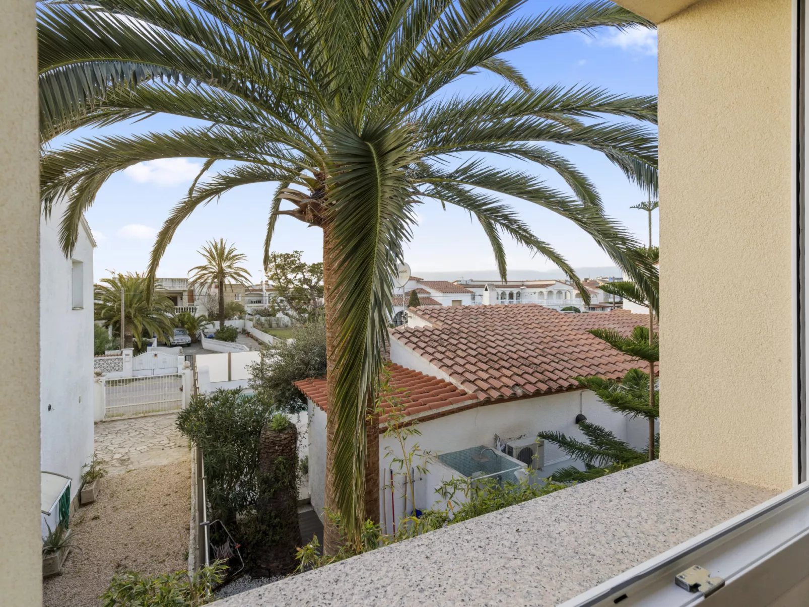 La Vida Sin Limites G EMP - Outside