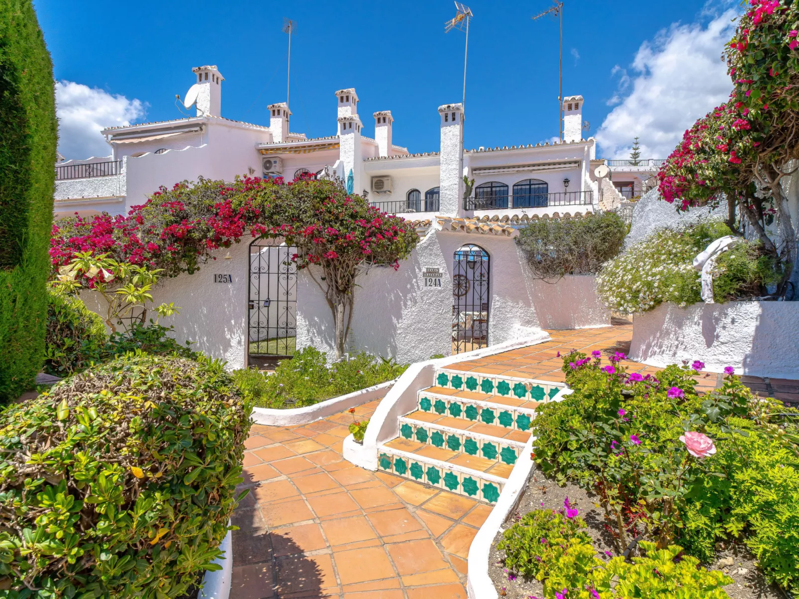 Capistrano Village Garden by Casasol - Draußen