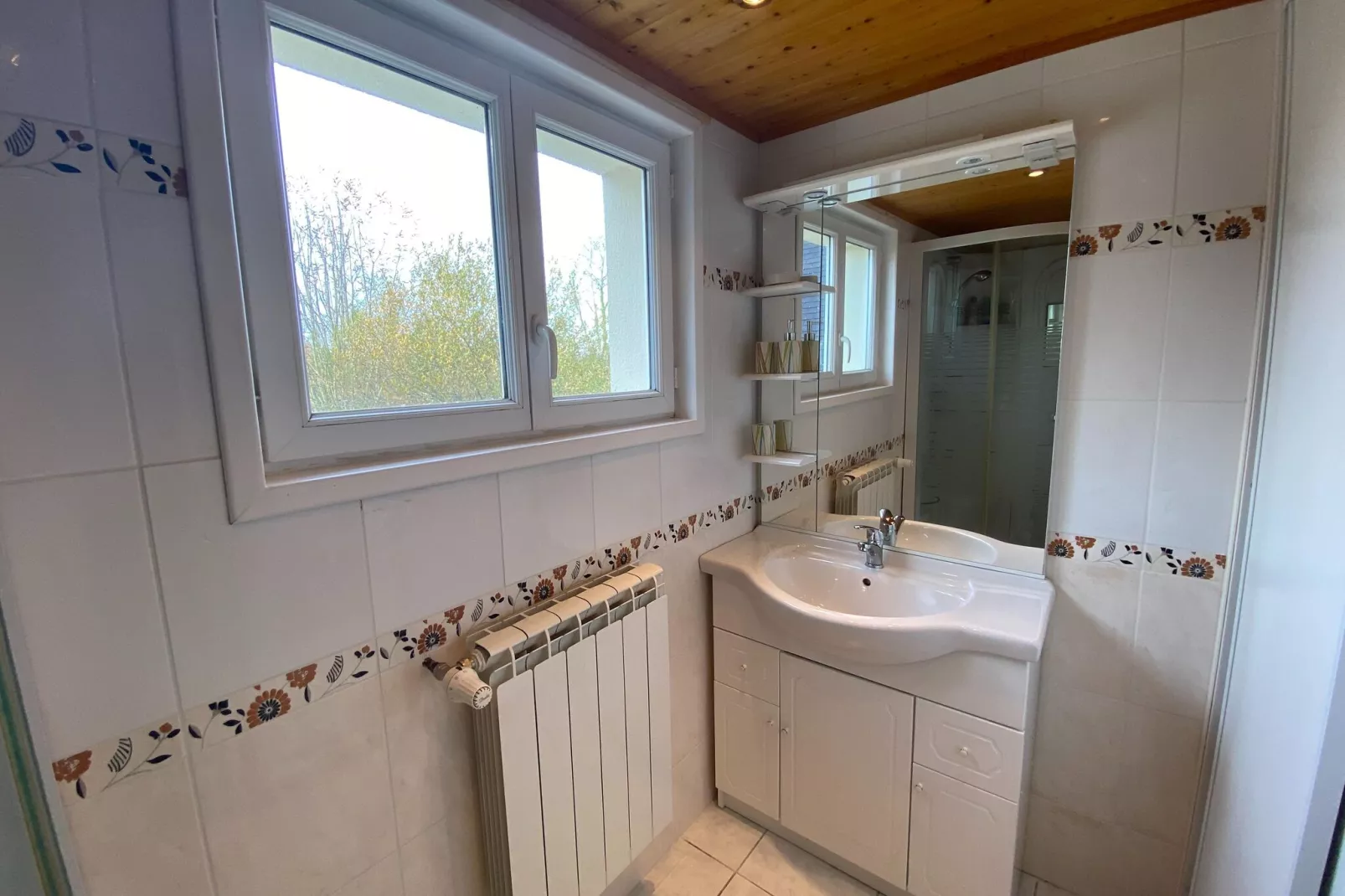 Joli studio à Rosporden-Bathroom