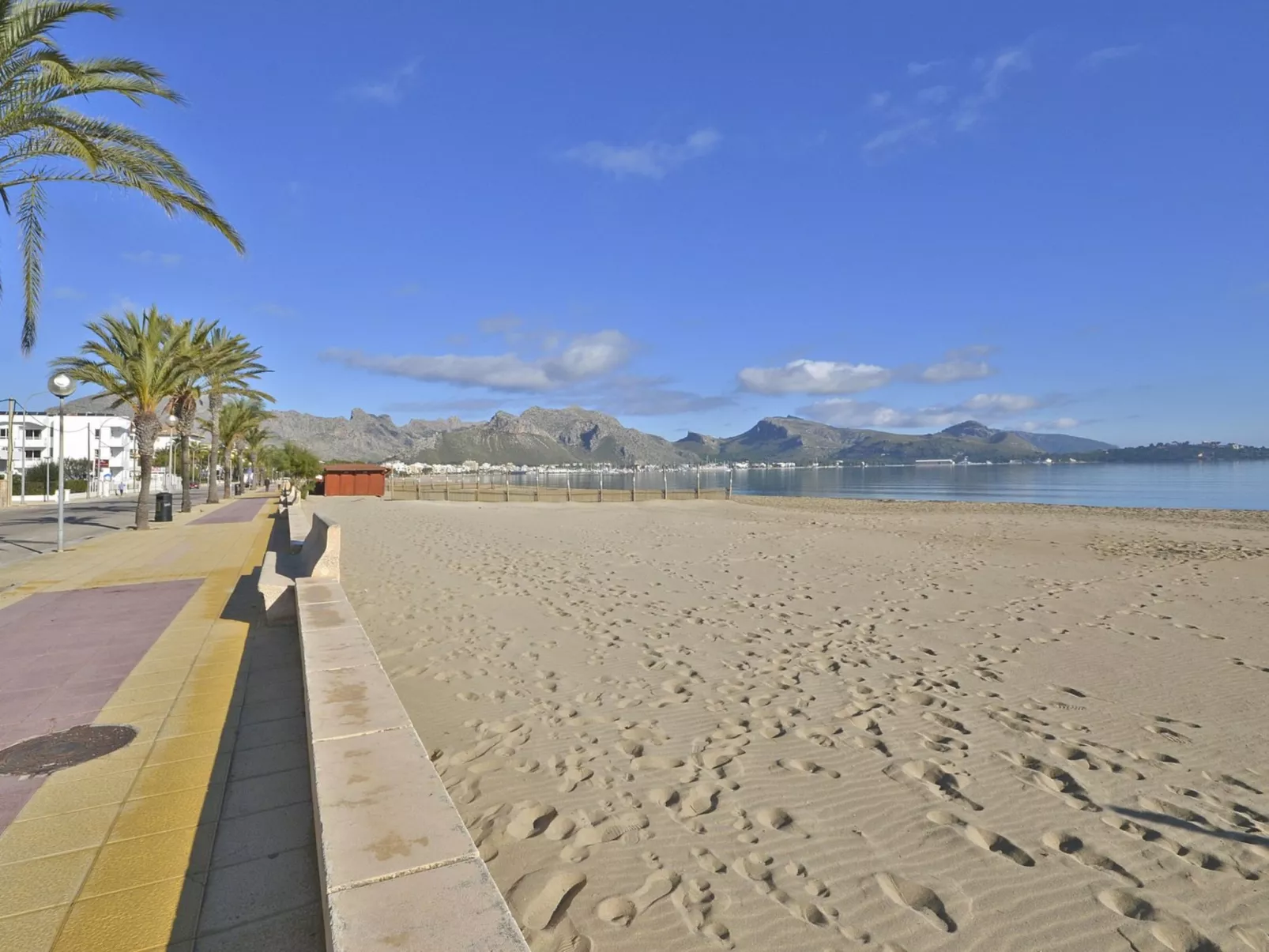 Llenaire - Xata - Outside