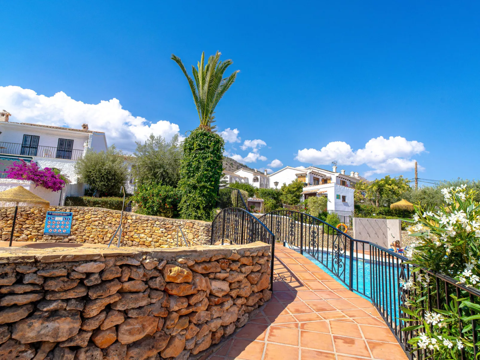 Capistrano Village Garden by Casasol - Draußen