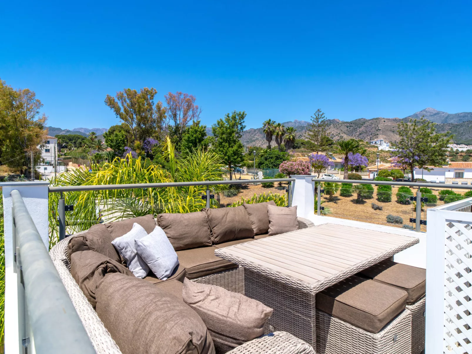 Villa Romeral Premium by Casasol - Inside