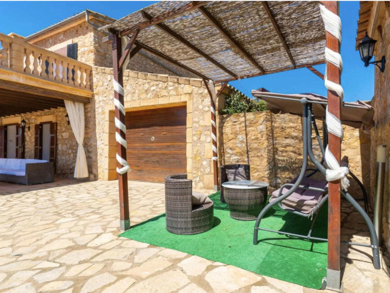 VILLA LORENZO MANACOR by PriorityVillas - Dedans