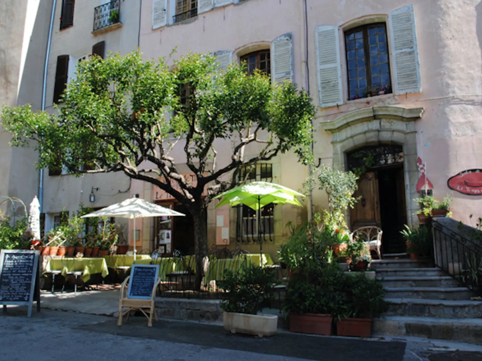 LES 2 PALMIERS - Draußen