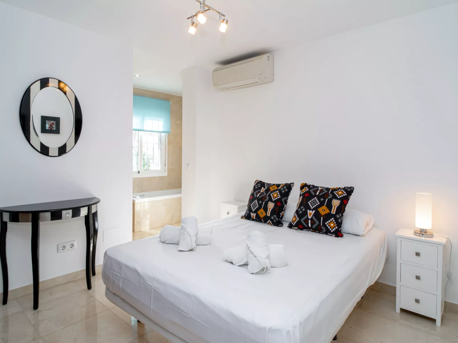 Villa Grande Luxe Private Pool by Casasol - Drinnen