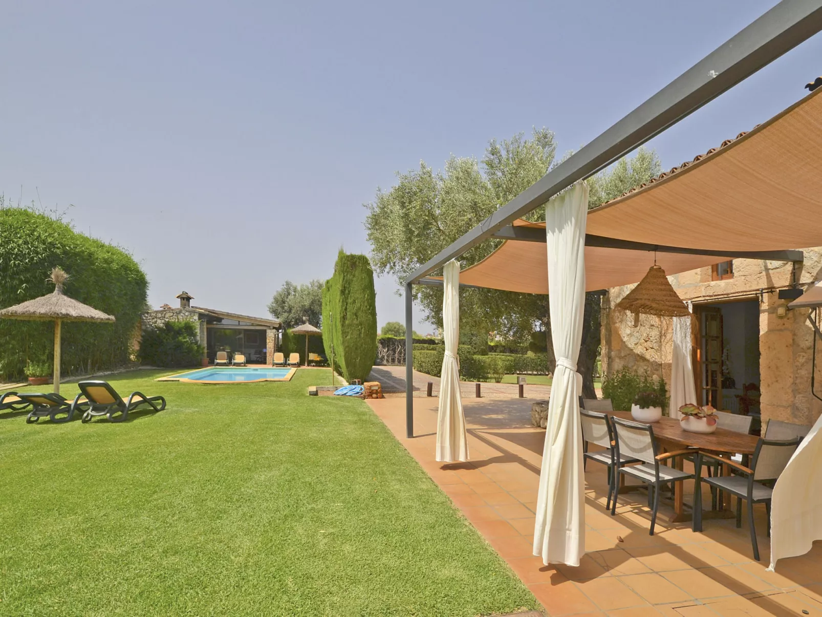 Bennassar - Draußen