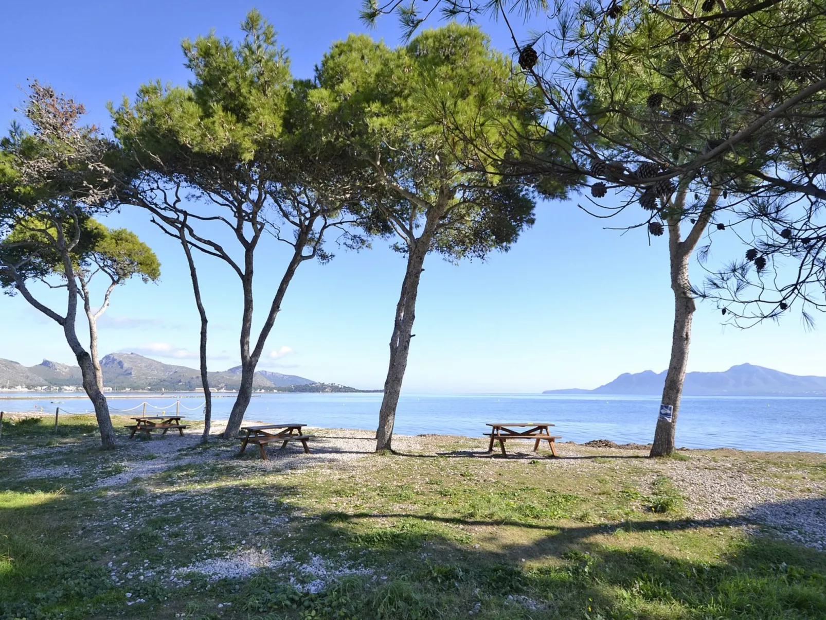 Llenaire - Xata - Outside