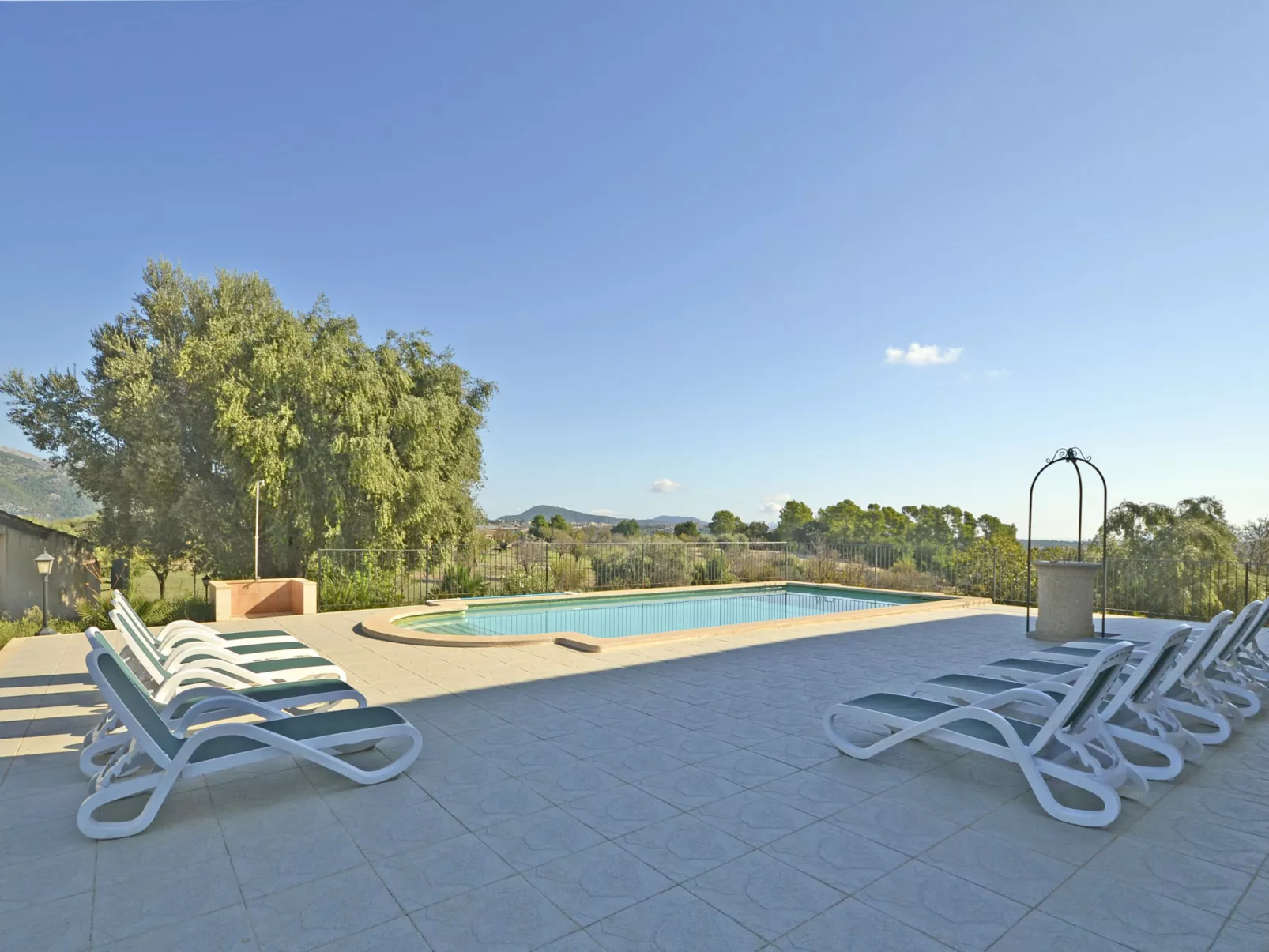 Blanquerna - Outside