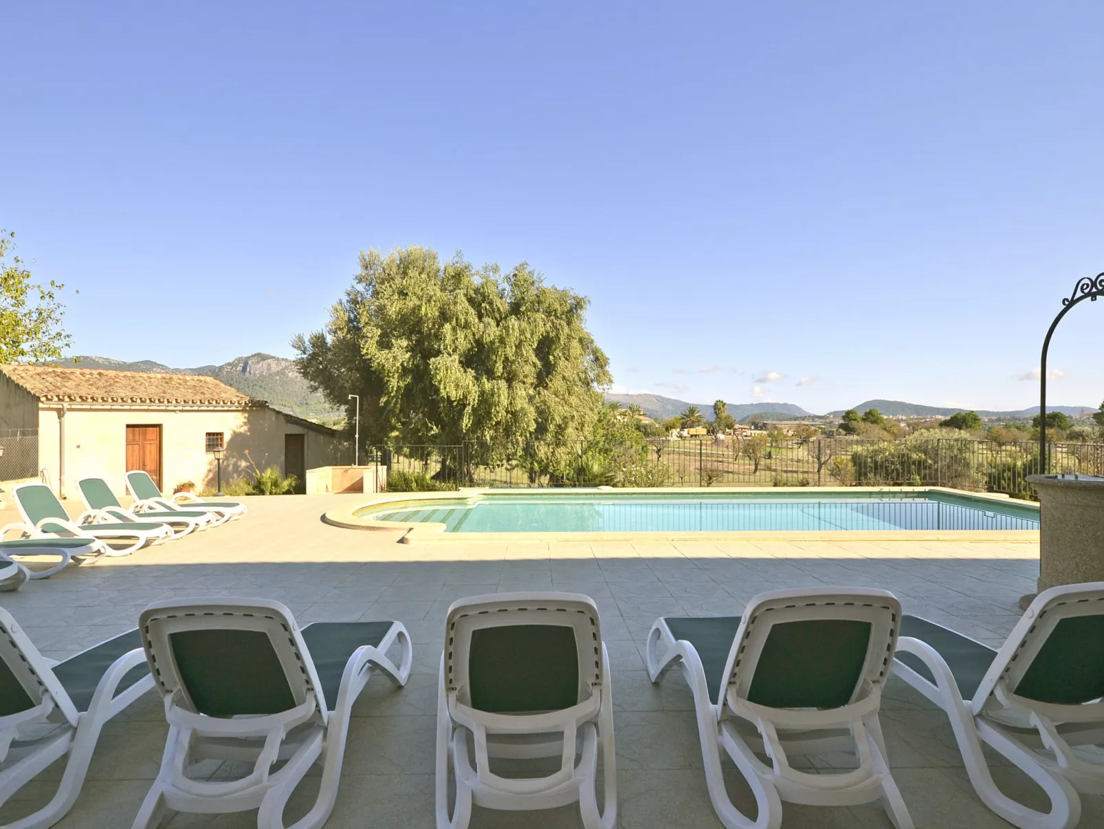 Blanquerna - Outside