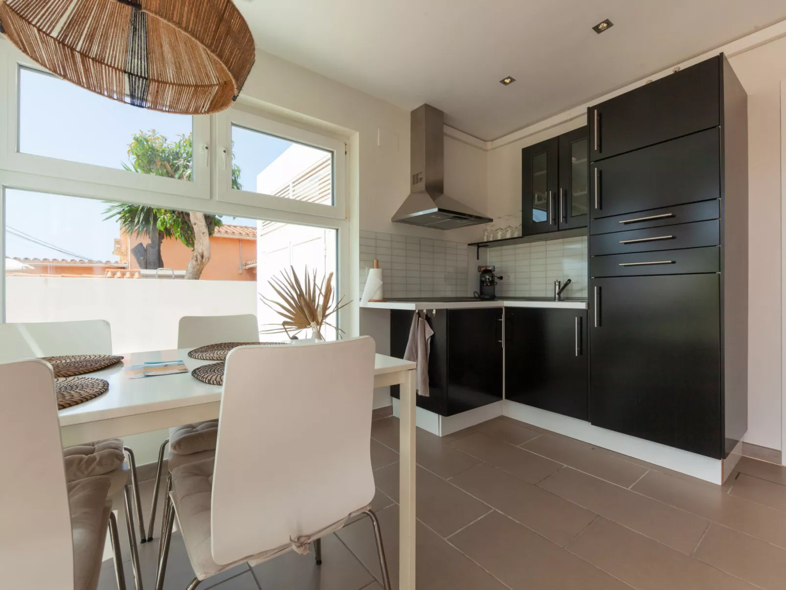 Villa Madrugada, beachside villa in Costabella - Drinnen