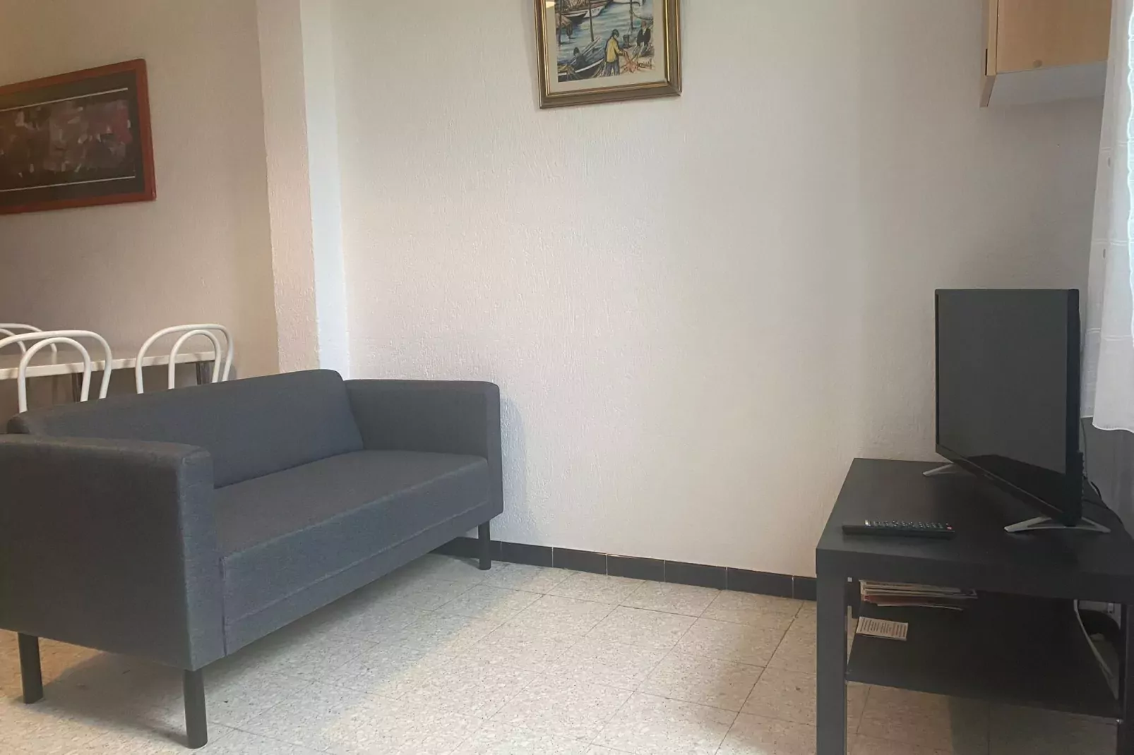Le trois chambres-Living room