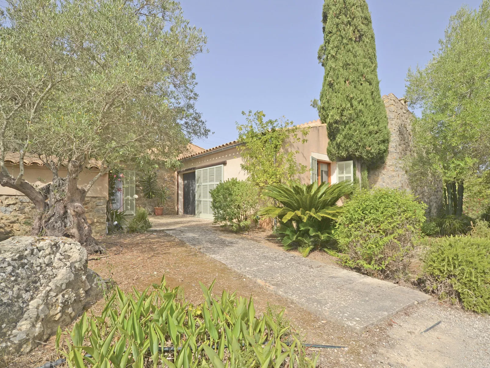 Es Romagueral - Outside