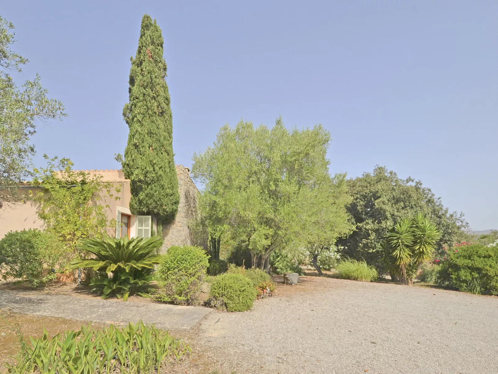 Es Romagueral - Outside