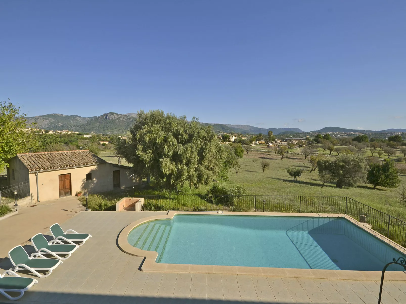 Blanquerna - Outside