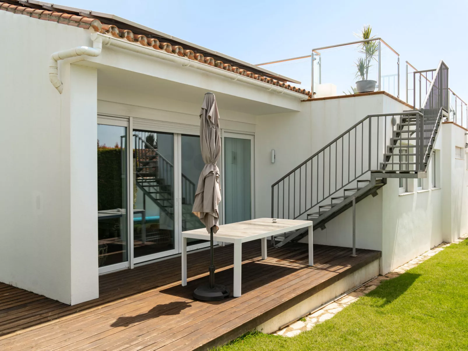 Villa Madrugada, beachside villa in Costabella - Draußen
