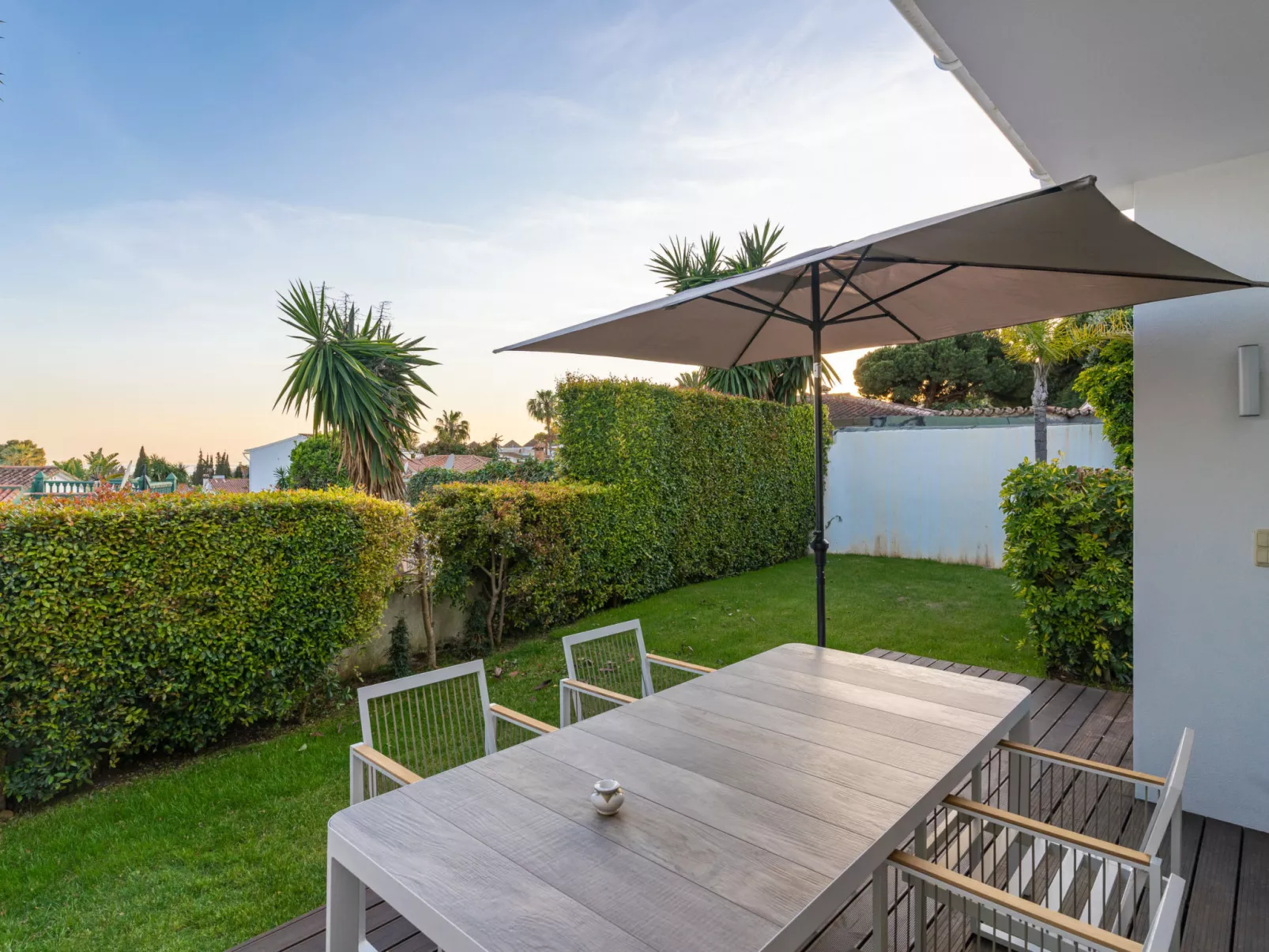 Villa Madrugada, beachside villa in Costabella - Draußen