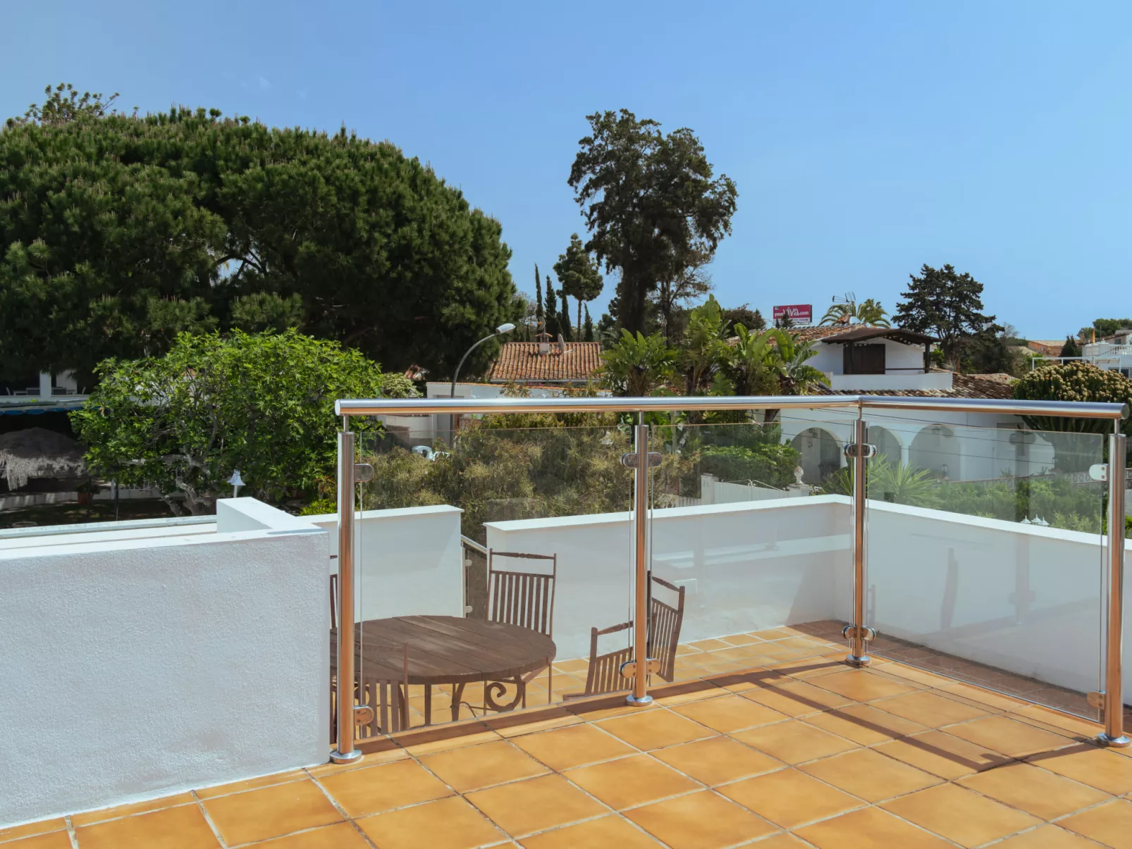 Villa Madrugada, beachside villa in Costabella - Draußen