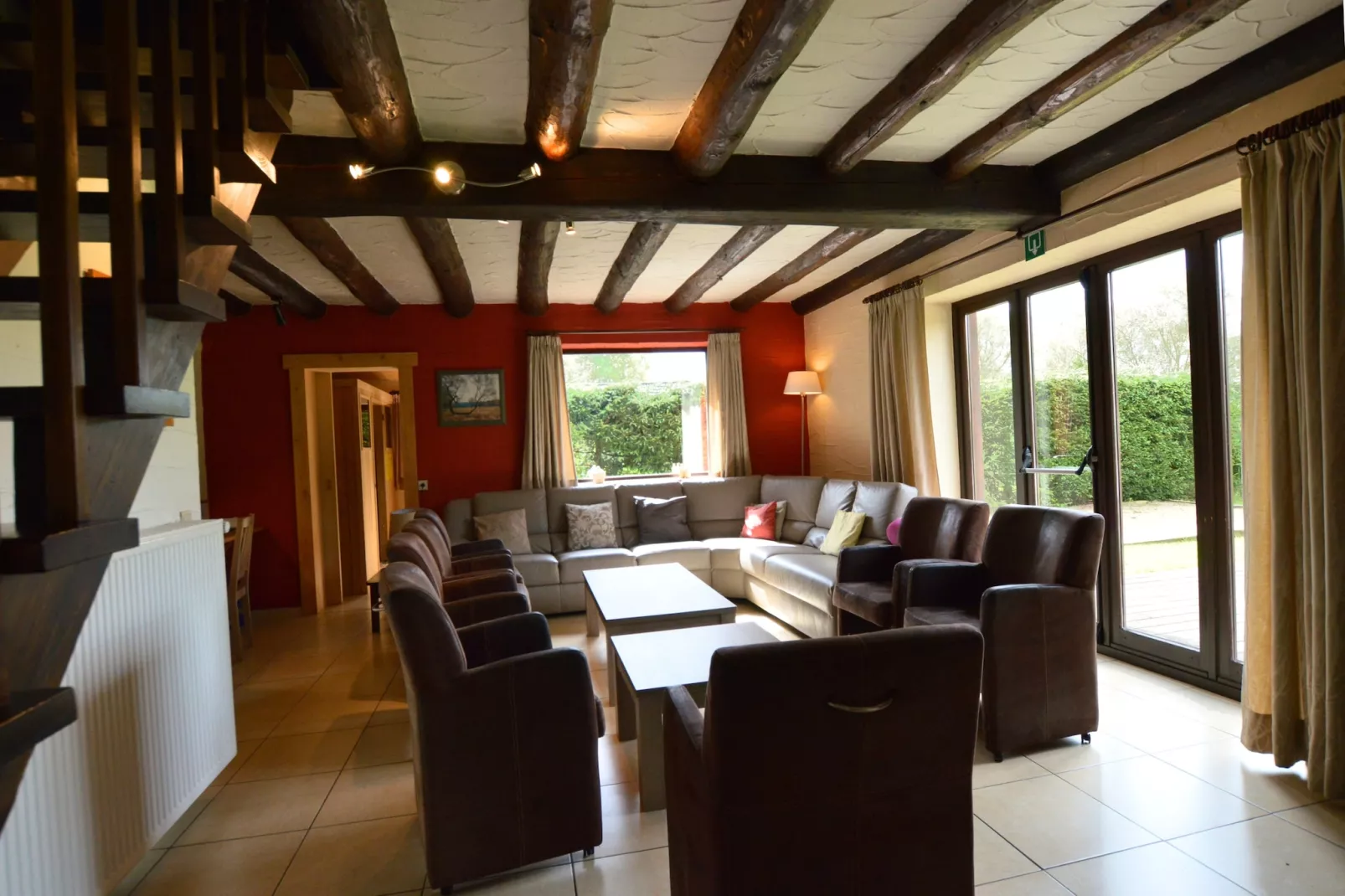 Eau Rouge - Living room