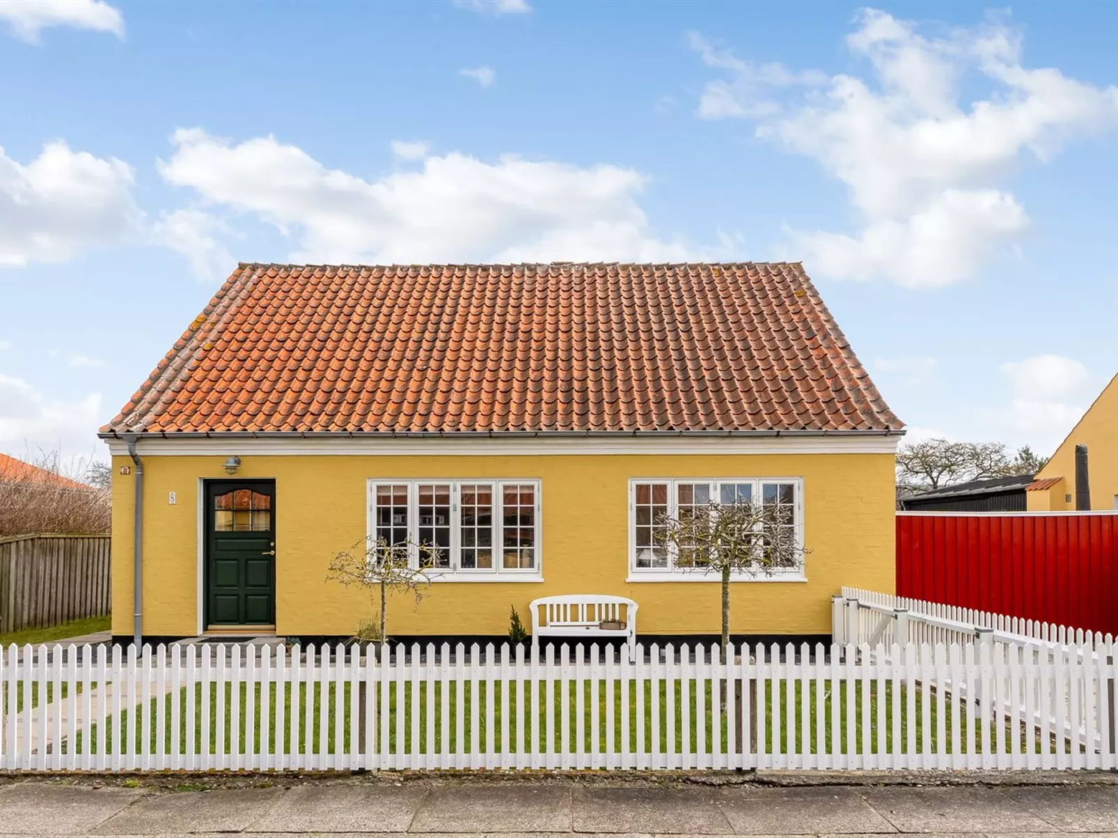 "Caranus" - 900m from the sea