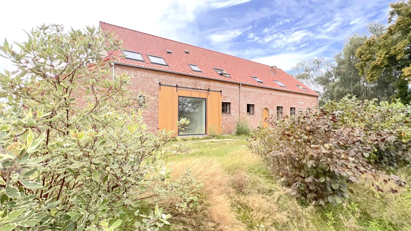 Lindehoeve-Exterior summer