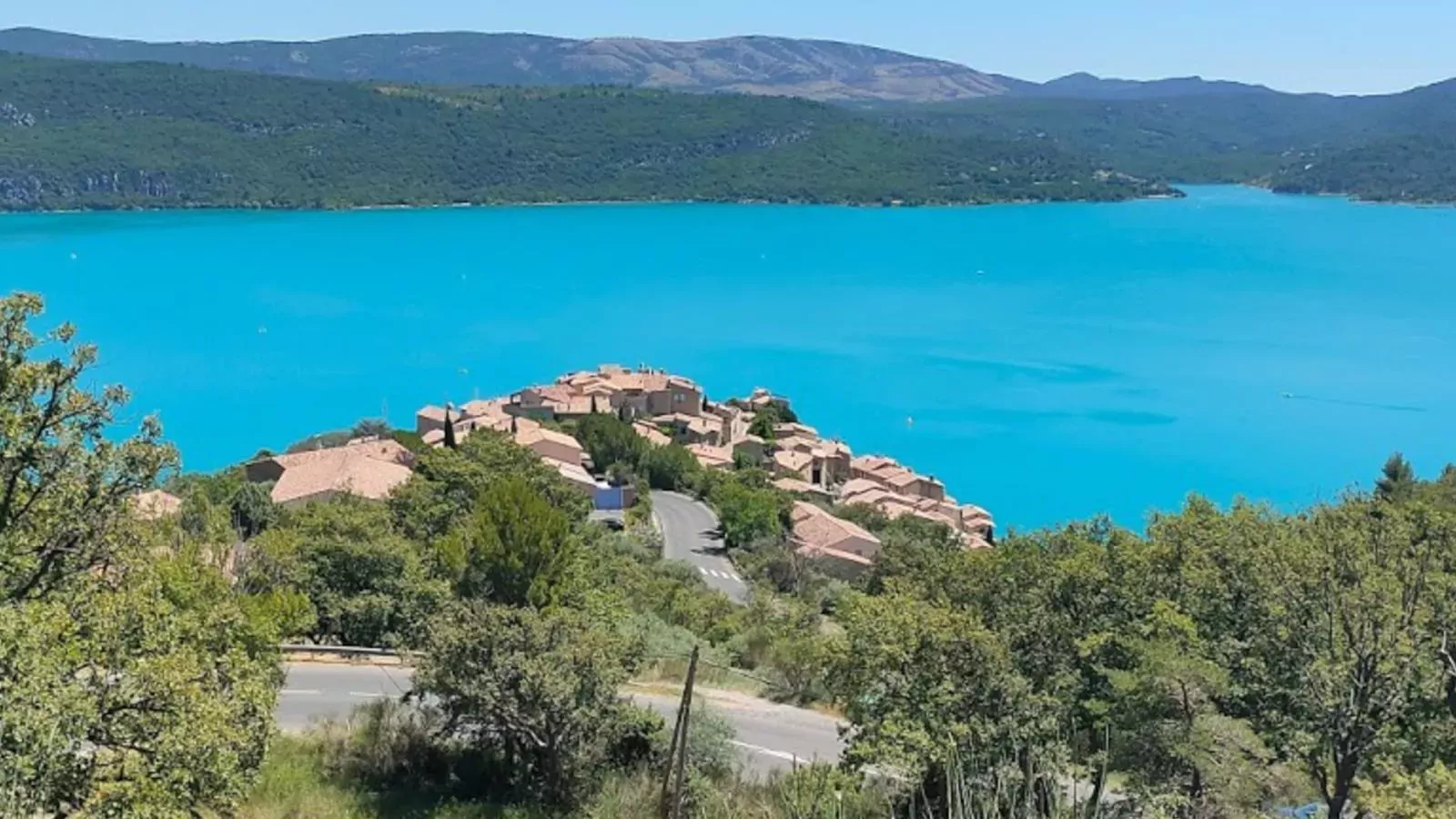 La Truffe-Areas within 20km in summer
